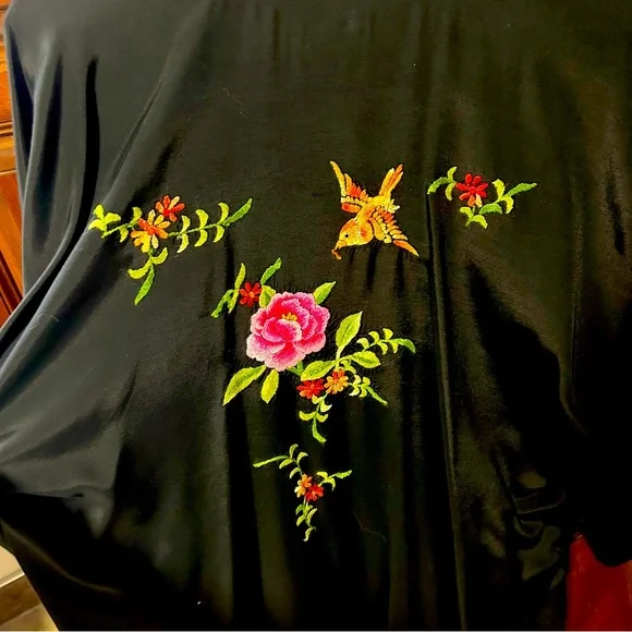 Handmade Embroidered Silk Robe - Picture 3 of 4
